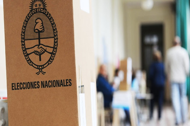 Elecciones PASO con cuarto oscuro móvil 8 mesas por escuela para votar