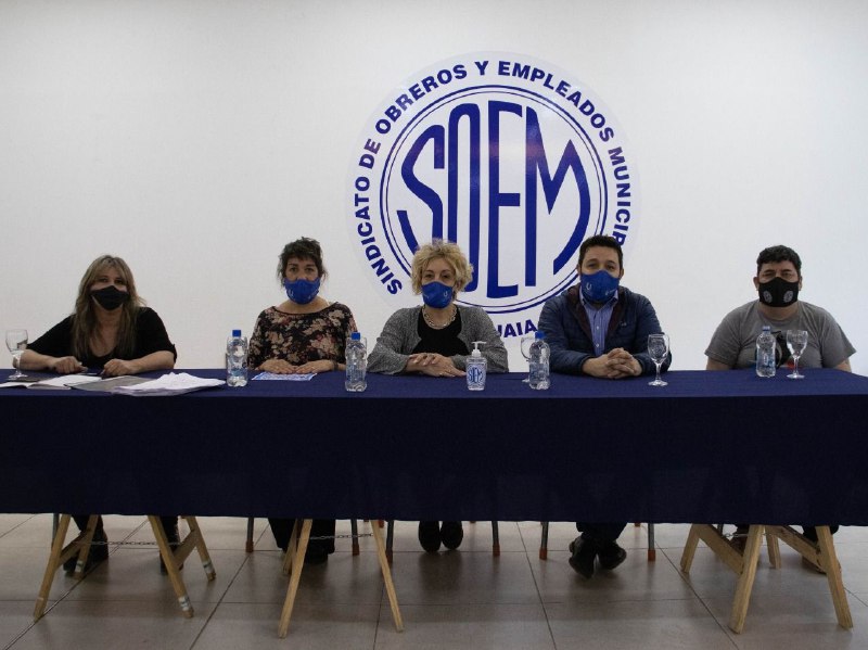 TALLER DE LENGUA DE SEÑAS DESTINADO A TRABAJADORAS Y TRABAJADORES
