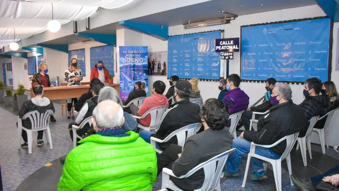 LA MUNICIPALIDAD DE USHUAIA ENTREGÓ DECRETOS DE ADJUDICACIÓN A INTEGRANTES DEL SINDICATO DE MÚSICOS
