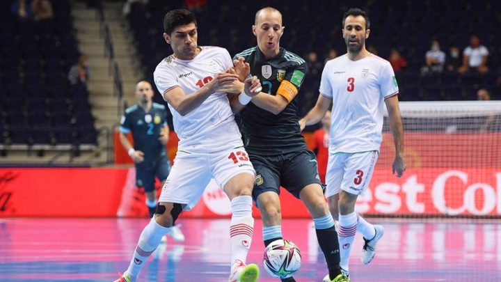 Argentina derrotó a Irán y terminó como líder de su grupo en el Mundial de futsal
