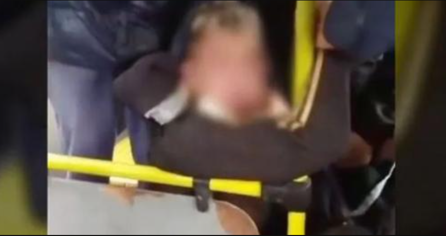Subió armado al colectivo para robar y los pasajeros le dieron una paliza