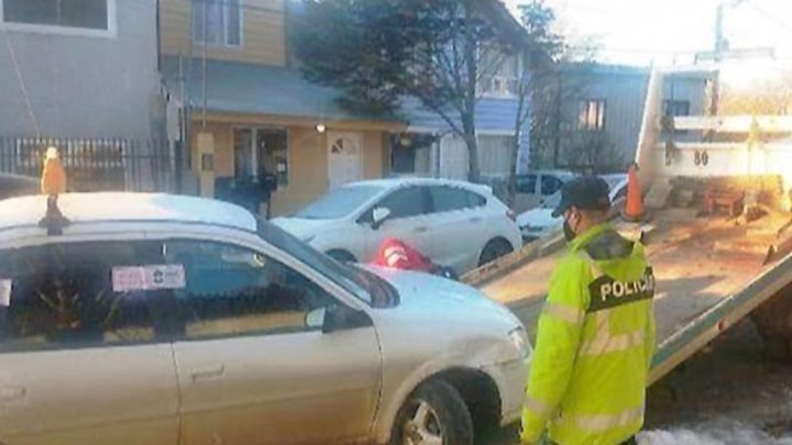 Taxista Borracho, Choco Vehiculo Estacionado En La Madrugada