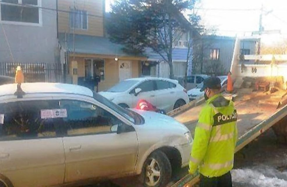 Taxista Borracho, Choco Vehiculo Estacionado En La Madrugada