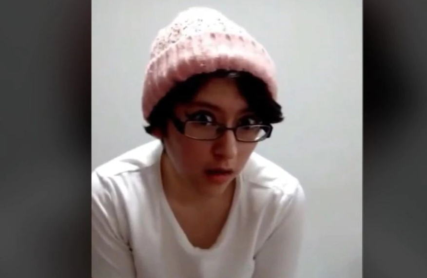 “No soy tu compañera, soy tu compañere”: el llanto de una persona no binaria en plena clase virtual “No soy tu compañera, soy tu compañere”: el llanto de una persona no binaria en plena clase virtual