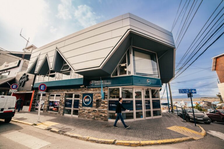 Comienza a regir el nuevo horario bancario en la provincia