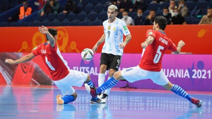 Argentina reaccionó a tiempo, goleó a Paraguay y se clasificó a cuartos de final del Mundial de Futsal