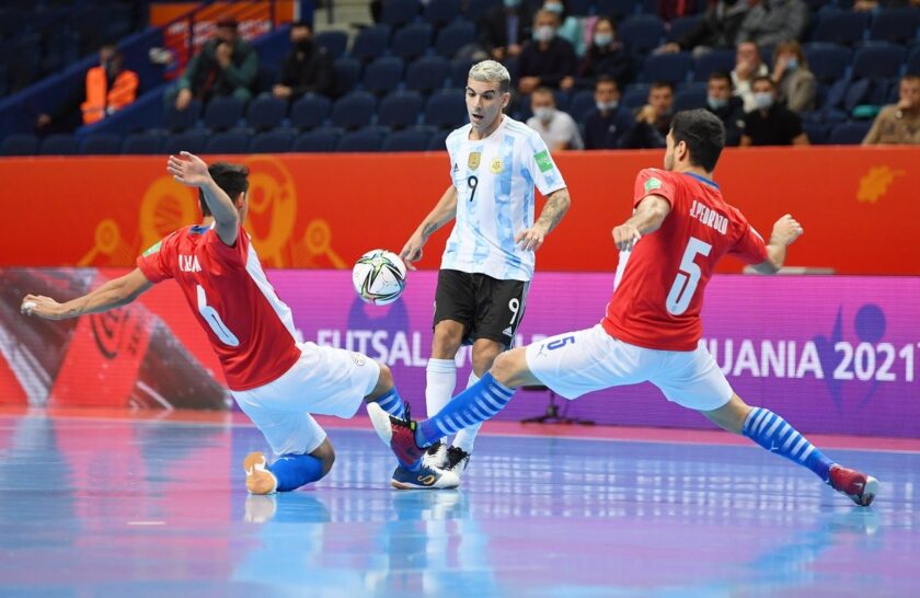 Argentina reaccionó a tiempo, goleó a Paraguay y se clasificó a cuartos de final del Mundial de Futsal
