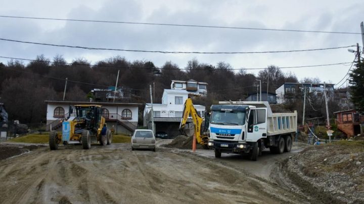 EL MUNICIPIO REALIZA EL MANTENIMIENTO DE CALLES DE TIERRA