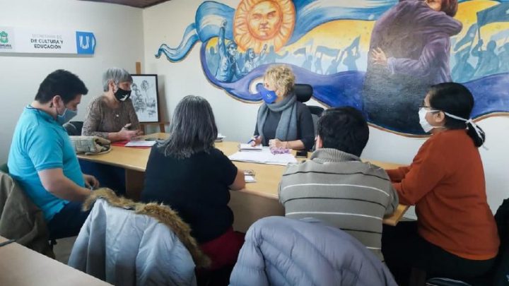 LA MUNICIPALIDAD DE USHUAIA YA ASOCIACIÓN TRADICIONALISTA VIRGINIA CHOQUINTEL ORGANIZAN EN FORMA CONJUNTA ACTIVIDADES PARA OCTUBRE Y NOVIEMBRE