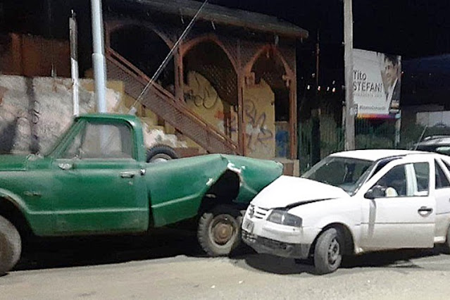 Choque a camioneta estacionada en Ushuaia, conductor ebrio detenido
