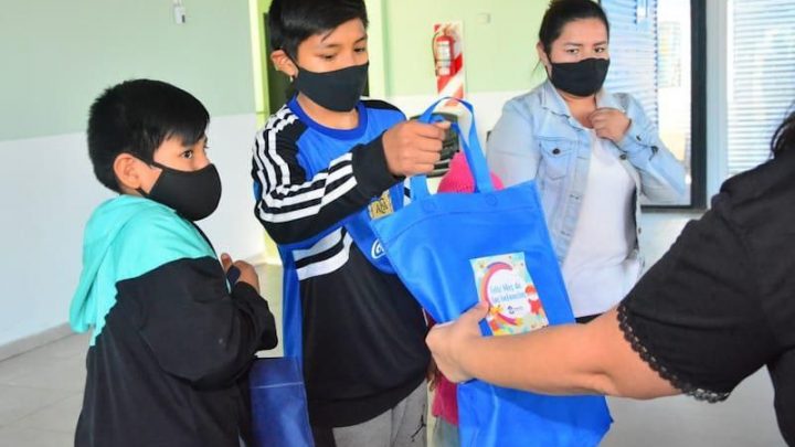 FINALIZANDO EL MES DE LAS INFANCIAS, LA MUNICIPALIDAD REALIZÓ UNA ENTREGA DE JUGUETES EN EL SUM DE KyD