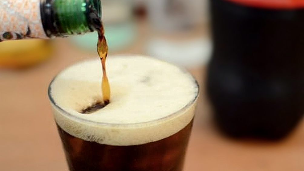 Vendían fernet rebajado con agua y tinta