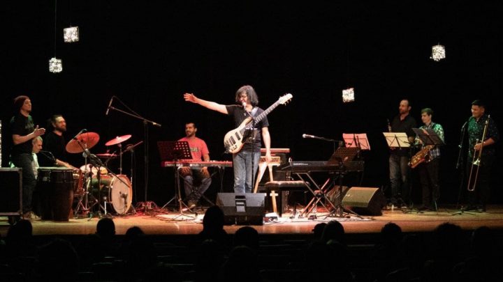 EL RECONOCIDO BAJISTA BRINDÓ UN SHOW Y MASTERCLASS EN LA SALA NINÍ MARSHALL