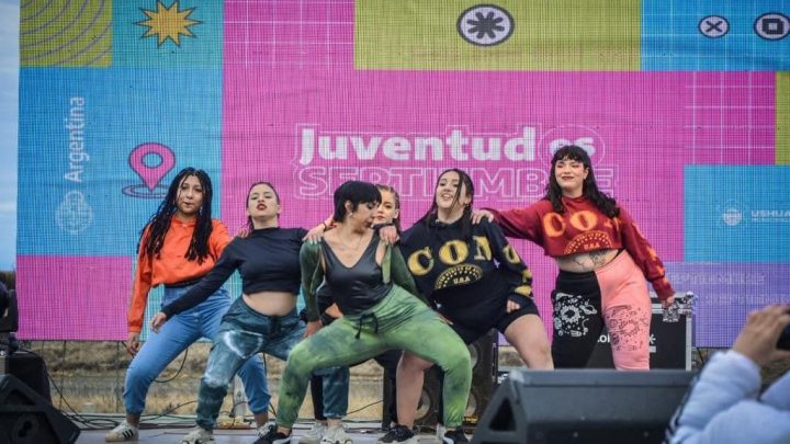 LA MUNICIPALIDAD DE USHUAIA CELEBRÓ CON LAS Y LOS JÓVENES EN SU DÍA