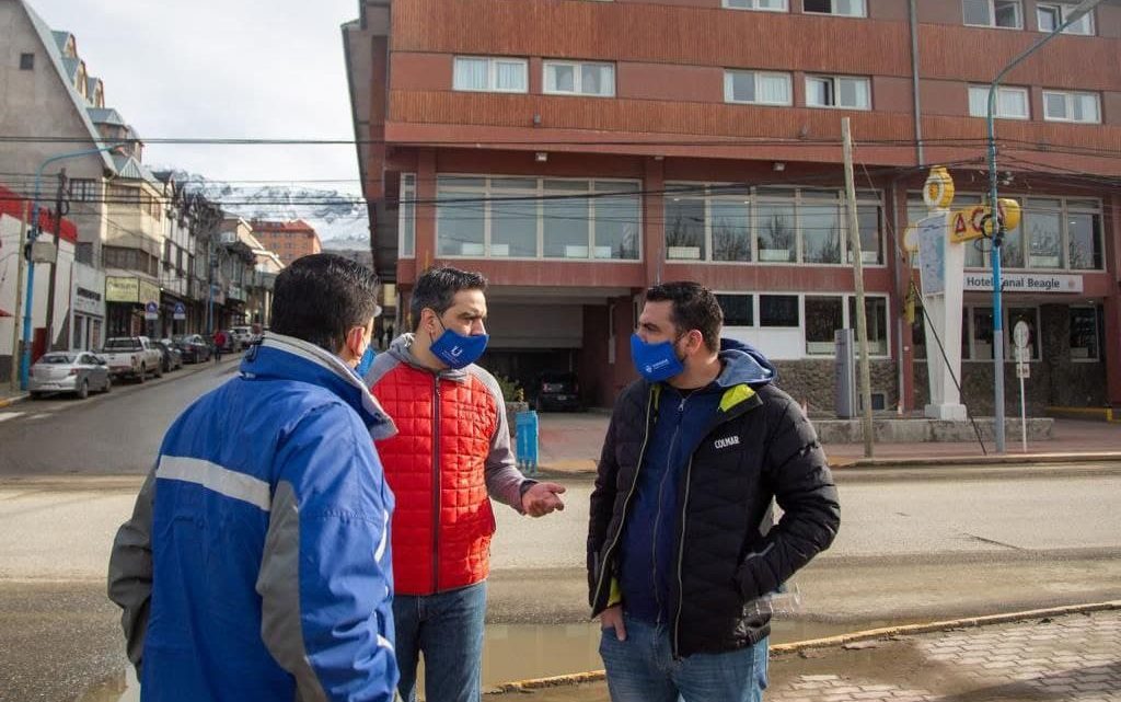 LA MUNICIPALIDAD DE USHUAIA REALIZÓ UNA JORNADA DE LIMPIEZA INTEGRAL EN EL CORREDOR COSTERO