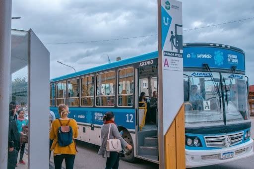 BOCCHICCHIO: “LOS NUEVOS RECORRIDOS DE COLECTIVOS PERMITEN MEJORAR LA CONECTIVIDAD Y SUMAR 21 BARRIOS”