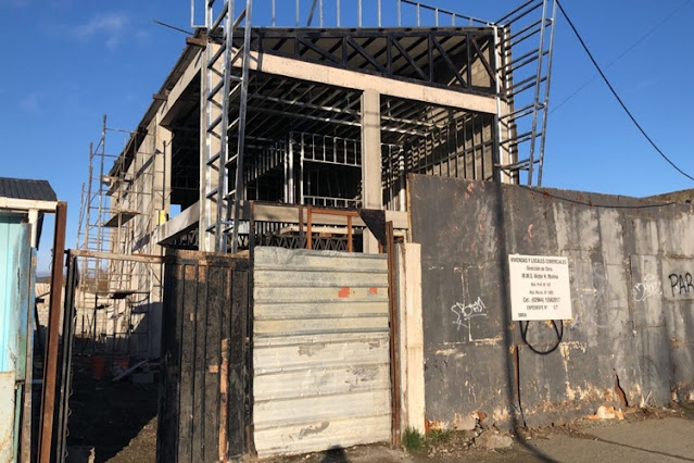 Robo en una panadería y en una obra en construcción