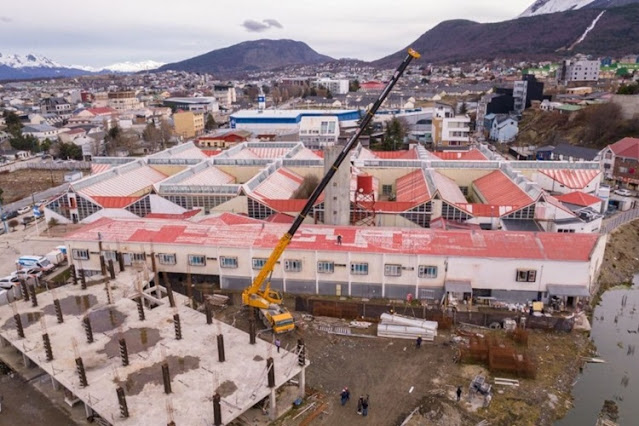Comenzó la obra preliminar para reparar el techo del Hospital Ushuaia