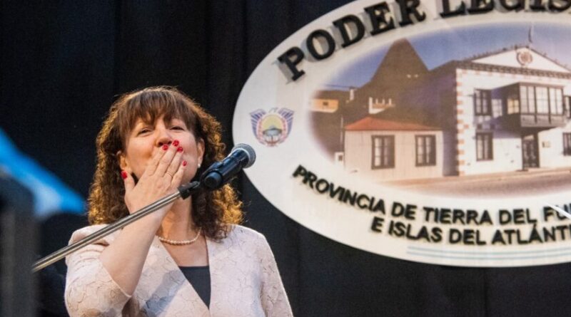 Sueldos pornográficos: Cada legislador cobrará $712 mil por mes y la vicegobernadora Urquiza tendrá 68 asesores