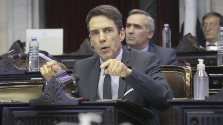 Tito Stefani «Hágase cargo gobernador, usted entregó el futuro de los fueguinos por una elección»