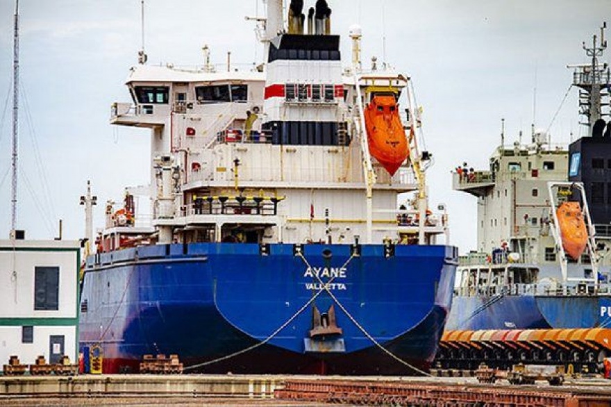 Río de la Plata: un marinero mató a tiros al capitán y primer oficial de un buque a la altura de Ensenada Río de la Plata: un marinero mató a tiros al capitán y primer oficial de un buque a la altura de Ensenada