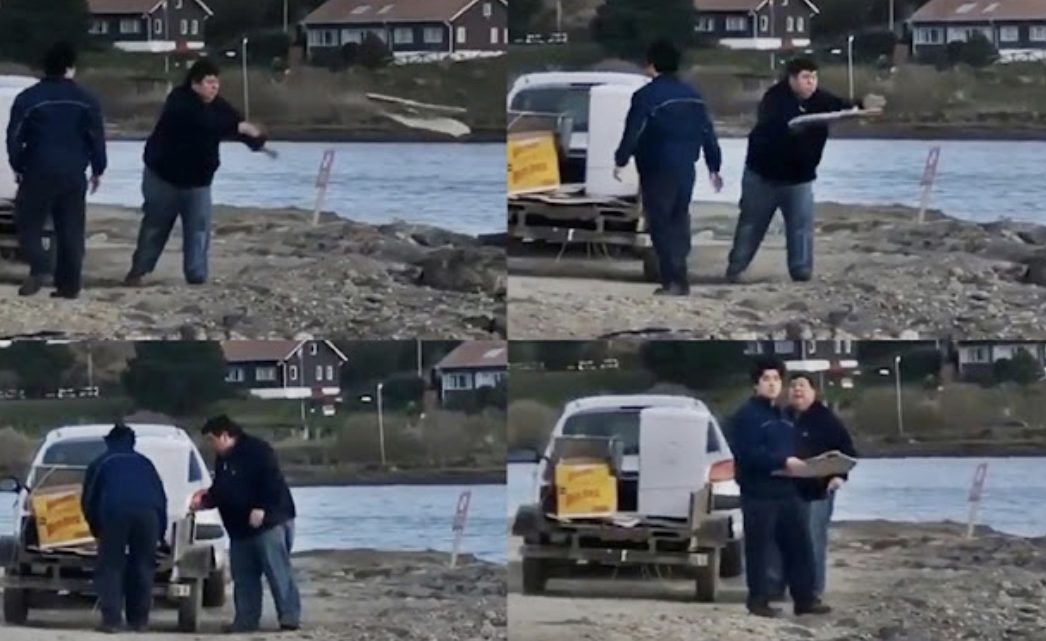 Escrachan a padre e hijo tirando escombros a la Bahia
