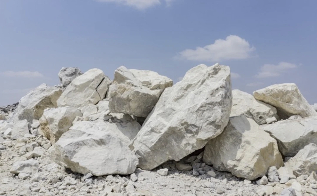 Argentina produce un papel mineral que no usa árboles ni agua en su fabricación Argentina produce un papel mineral que no usa árboles ni agua en su fabricación