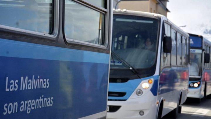 Volvió el colectivo a la avenida Alem en Ushuaia