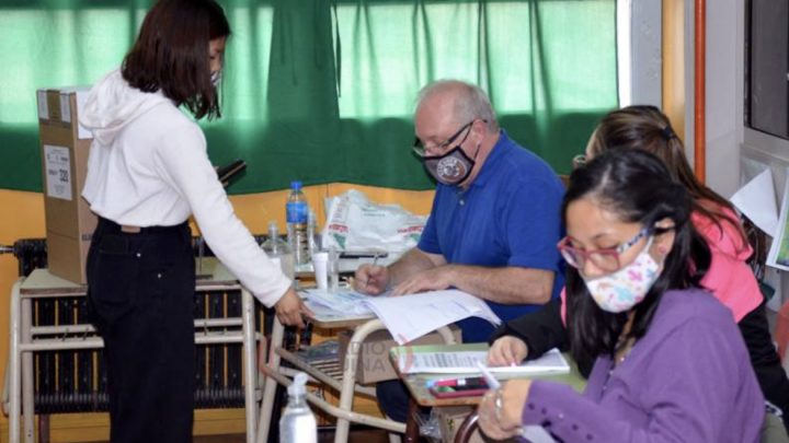 Comienza el pago a autoridades de mesa de las PASO