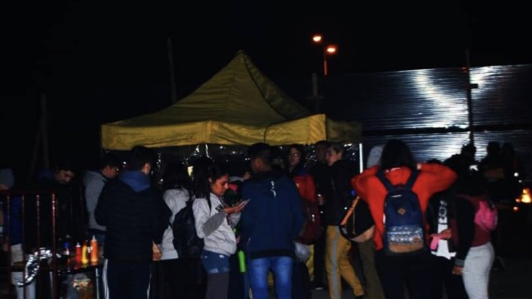 Polémica medida: Juventud del municipio informó que permitirá el ingreso de “cantidades ínfimas” de alcohol a las serenatas estudiantiles