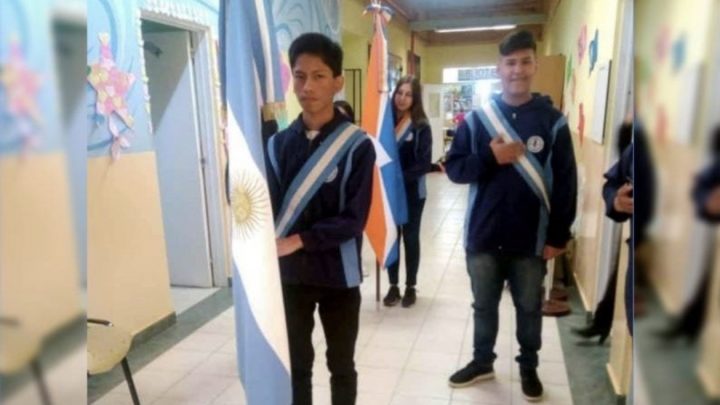 El adiós a Santiago / Dolorosa despedida del Colegio Antártida Argentina a un alumno ejemplar