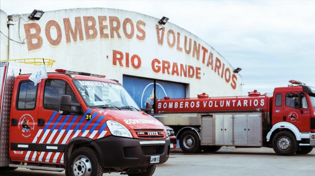 Río Grande: Bomberos voluntarios compraron un nuevo camión cisterna de 18 mil litros