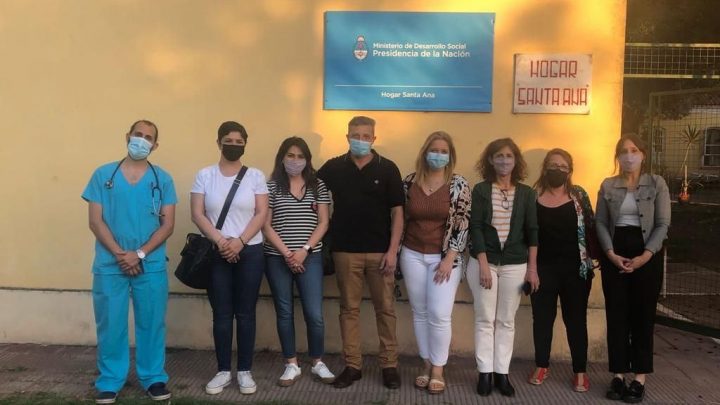 LA DIRECTORA DE PAMI YÉSICA GARAY Y LA SECRETARIA MUNICIPAL SABRINA MARCUCCI RECORRIERON RESIDENCIAS PARA ADULTOS MAYORES EN EL AMBA