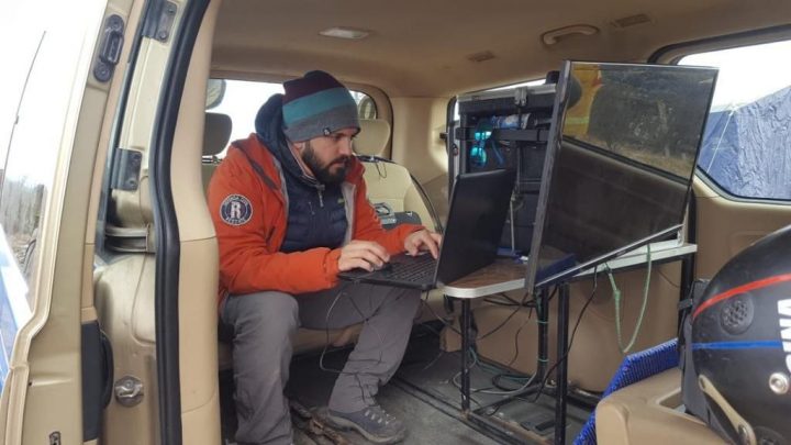 LA MUNICIPALIDAD DE USHUAIA SUMÓ UN CUARTO CAMIÓN CISTERNA AL SERVICIO DE TOLHUIN PARA EL COMBATE DEL INCENDIO EN EL ASERRADERO