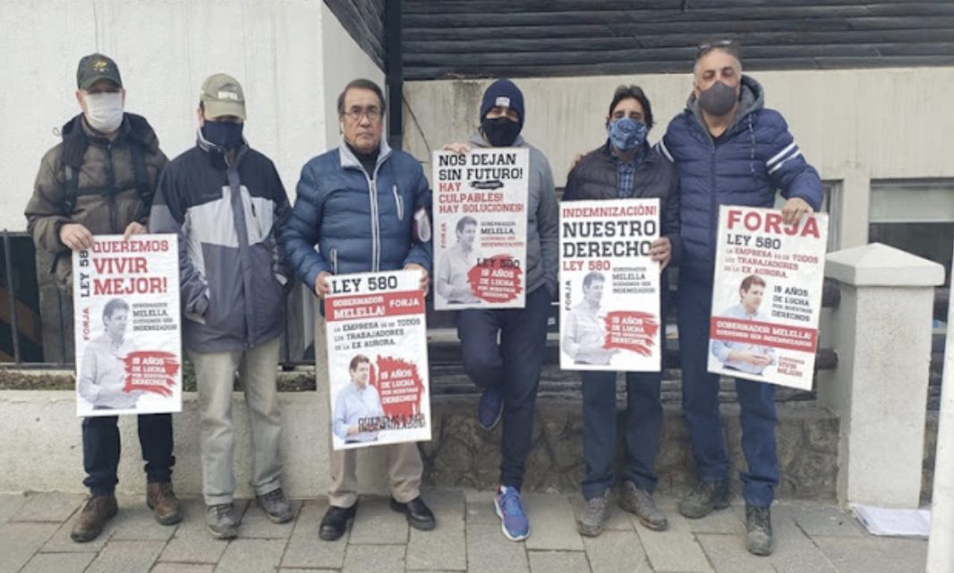 Ex trabajadores de Aurora y Renacer reclaman indemnización al Gobierno