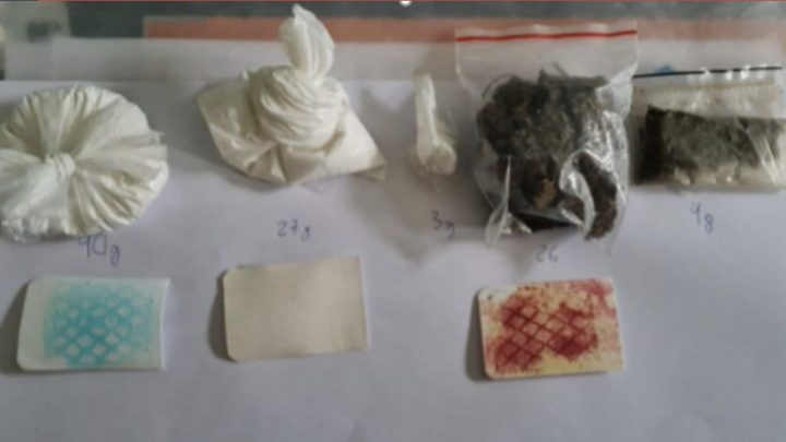 Detuvieron a 3 hermanos por venta de drogas, pero quedaron todos libres