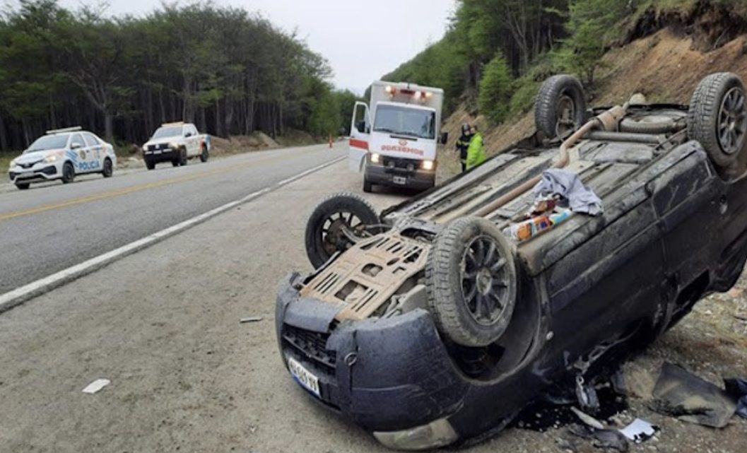 Despiste y vuelco en la Ruta 3
