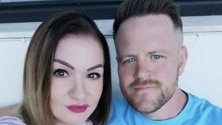 Tienen 35 años y ya son abuelos: «La gente piensa que el bebé es nuestro hijo»