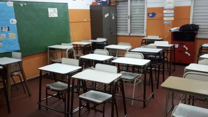 Retención de tareas en los colegios públicos de gestión privada de la Provincia