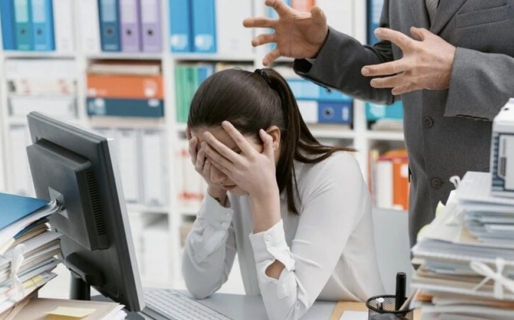 Preparan ley contra la violencia laboral que otorgará licencias por acoso Preparan ley contra la violencia laboral que otorgará licencias por acoso