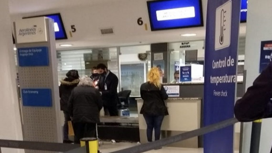 Una familia gastará hasta $180 mil solo en pasajes entre Río Grande y Buenos Aires Una familia gastará hasta $180 mil solo en pasajes entre Río Grande y Buenos Aires