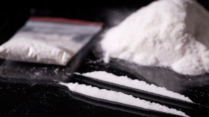 Un dominicano detenido tras dos allanamientos en los que se incautó casi 1 kilo de cocaína en margen sur