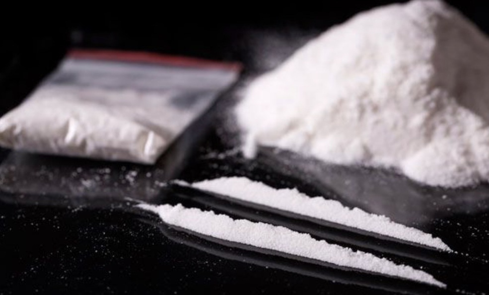 Un dominicano detenido tras dos allanamientos en los que se incautó casi 1 kilo de cocaína en margen sur Un dominicano detenido tras dos allanamientos en los que se incautó casi 1 kilo de cocaína en margen sur