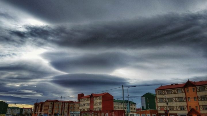 El viento en Río Grande rozó los 120 km/h, continúa el alerta amarilla