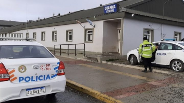 Dos hermanos ingresados a la guardia del Hospital apuñalados