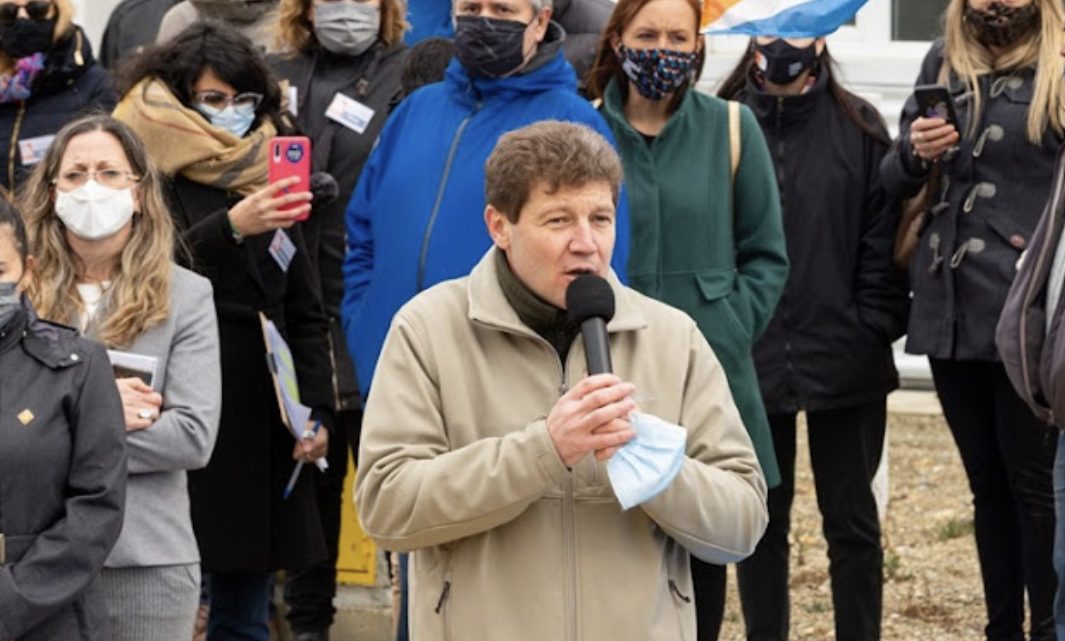 Melella defendió a los gremios y acusó a Juntos por el Cambio de destruir la industria fueguina Melella defendió a los gremios y acusó a Juntos por el Cambio de destruir la industria fueguina