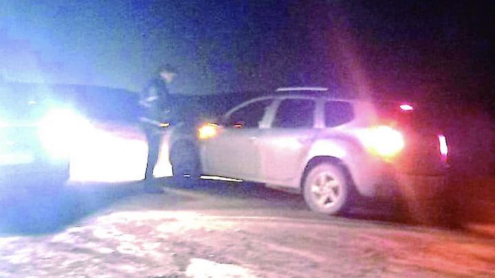 Un policía fue atropellado por una camioneta, en un control