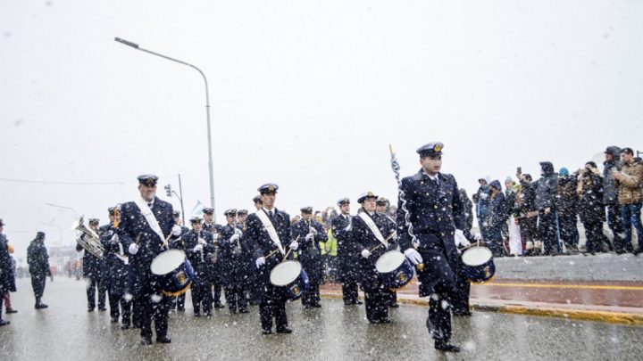 Todo listo para el desfile cívico-militar por un nuevo aniversario de Ushuaia