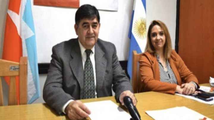 Acusan a Bertone de entregar 6000 planes REDSOL antes de irse