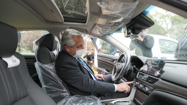 El Presidente visitó la planta de la empresa Toyota, donde se anunció la presentación del proyecto de Ley de Movilidad Sustentable